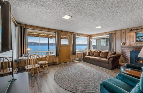 Camano Island Casa | Lutefisk Lodge