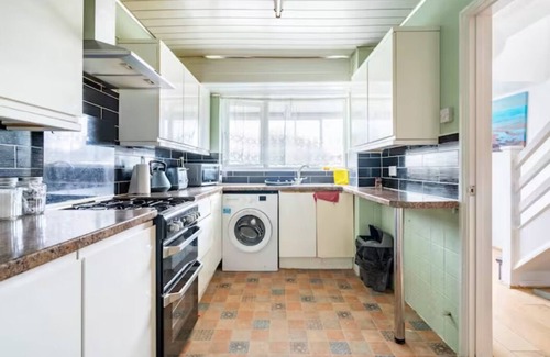 Luton Casa | Luton Airport Guest House