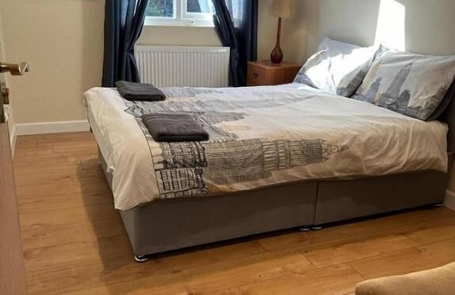 Luton Casa | Luton Town House Near Airport