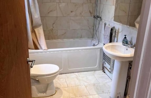 Luton Casa | Luton Town House Near Airport