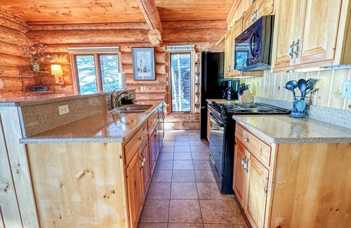 Tofte Cabina | Lutsen Log Cabin 406 on Lake Superior in Lutsen, Minnesota.