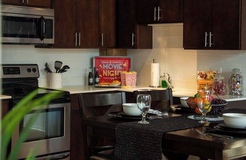 Near South Side Apartamento | Luxéry Stay "Hollywood" Downtown/McCormick/WinTrust Area