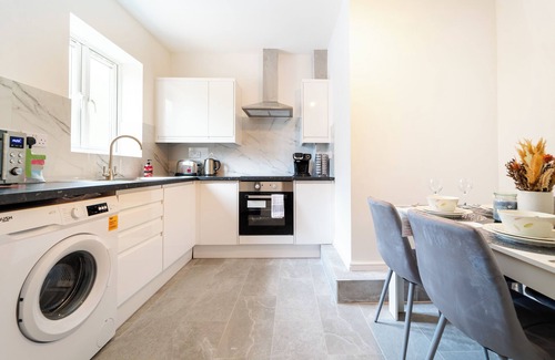 Luton Apartamento | LUX 2BDR Flat By Luton Station/Airport/City Centre - 30min to Kings X St Pancras