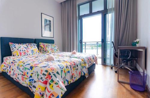 Nusajaya Apartamento | Lux 3BR Suite Puteri Harbour Near Legoland & Hello Kitty