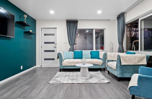 Flat Bush Casa | Lux 4 Bedroom in Auckland with Spa and Light Breakfast