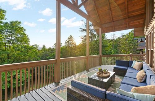 Blue Ridge Casa | Lux 5Br w hot-tub game room & mountain views
