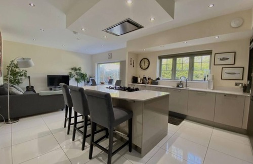 Peterborough Casa | Lux 6 Bed Peterborough Serviced Accommodation | Solari Living