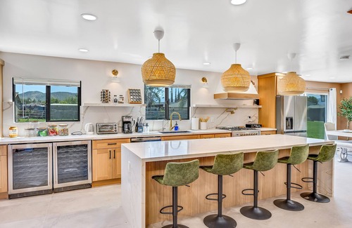 Norco Casa | LUX - A Dream Relax getaway Oasis Vacation Home with Amazing Views all around