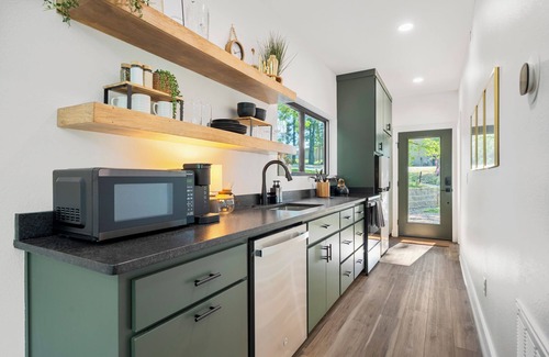 Rockwell Cabina | Lux A-Frame w/ Hot Tub, Fire Pit, Kayaks & Views