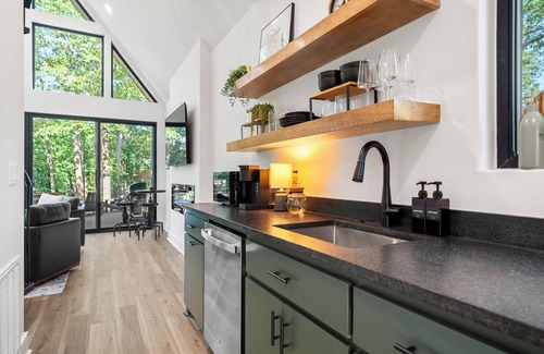 Rockwell Cabina | Lux A-Frame w/ Hot Tub, Fire Pit, Kayaks & Views
