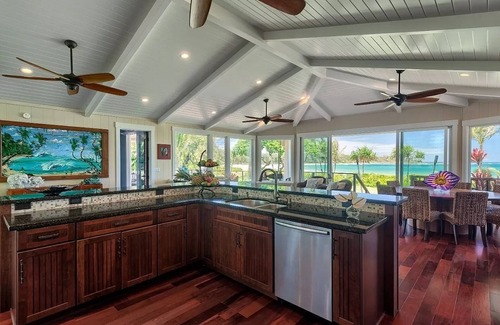 Anahola Casa | Frente a la playa de la elegancia en el famoso coco Costa de Kauai