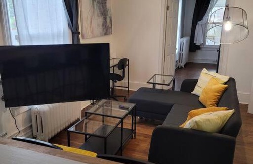 Beacon Apartamento | Lux APT 2 BR with free parking washer dryer dishwasher