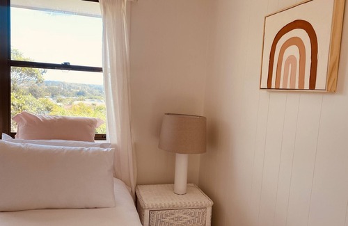 Bonny Hills Casa | Lux Beachside House - 1 minute to beach!