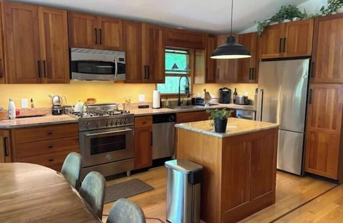 Egremont Casa | Lux Mountain Haven: nueva reno, camino/terreno privado, mejor ubicación y esquí.