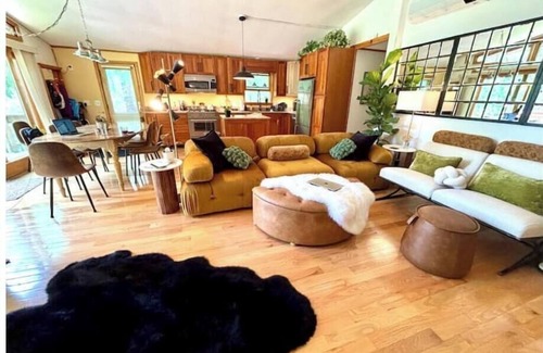 Egremont Casa | Lux Mountain Haven: nueva reno, camino/terreno privado, mejor ubicación y esquí.