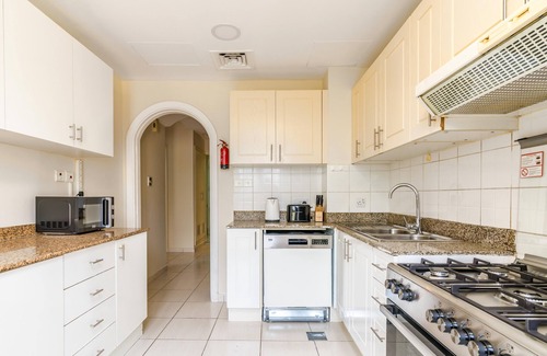 Emirates Hills Villa | Lux BnB Springs Villa Private Garden