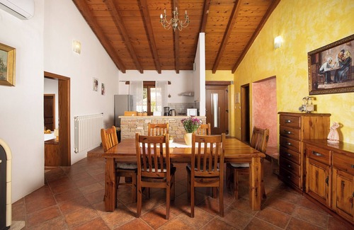 Pazin Villa | Villa de lujo con piscina exterior climatizada, jacuzzi, sauna, zona de barbacoa ..
