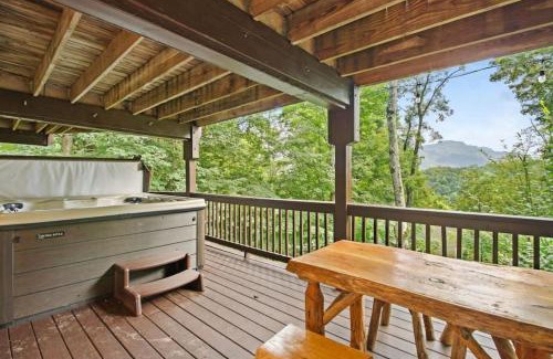 Seven Devils Casa | Lux Chalet with Amazing Views of Grandfather Mtn!