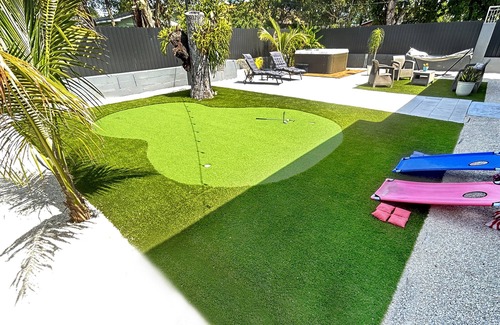 Liberty City Casa | Lux, Comfy & Fun ~ Location ~ Backyard ~ Games!