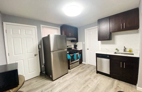 Tri-Taylor Apartamento | LUX CONDO NEAR DOWNTOWN and now offering car rental service.