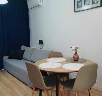 Pruszkow Apartamento | Lux Corner Park przestronne mieszkanie z klimatyzacją i podziemnym garażem
