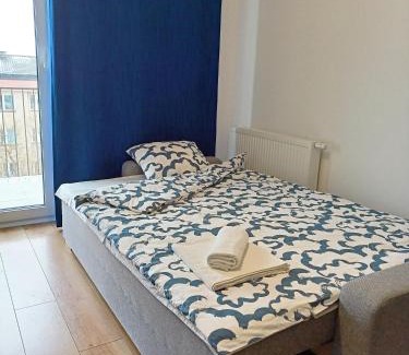 Pruszkow Apartamento | Lux Corner Park przestronne mieszkanie z klimatyzacją i podziemnym garażem