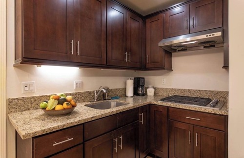 Pasadena Cabaña | Lux Cottage @ 5 stars Resort 2R 2B Kitchen Suites with Parking