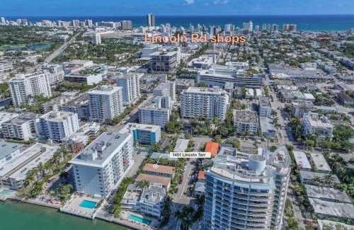 West Avenue Casa | Lux Designer Apt 2BR and 2BA in the Heart of MIA Beach