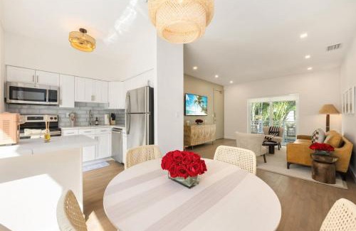West Avenue Casa | Lux Designer Apt 2BR and 2BA in Heart of Miami Beach