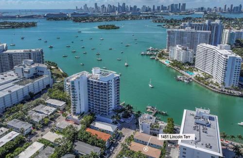 West Avenue Casa | Lux Designer Apt 2BR and 2BA in Heart of Miami Beach