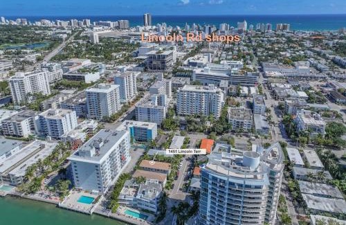 West Avenue Casa | Lux Designer Apt 2BR and 2BA in Heart of Miami Beach