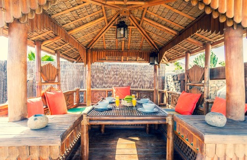 Haria Apartamento | LUX Eco Twin Yurt, Piscina, Parque de juegos, a sólo 300mt de la playa de arena/restaurantes/barra d