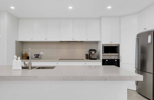 North Brighton Apartamento | Three-Bedroom Luxurious Beachfront Holiday Home