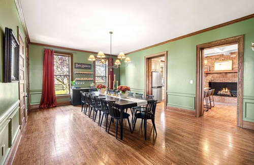 Lawrenceburg Casa | Lux Estate-Poker Room-Hot Tub-near Bourbon Trail