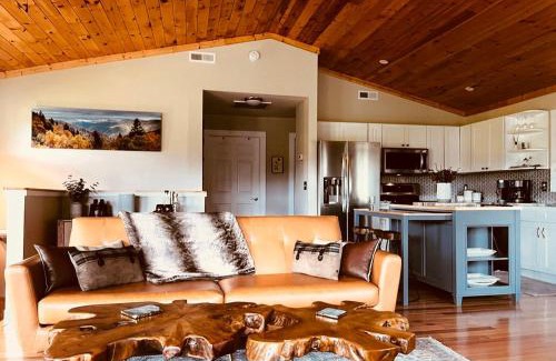 Clyde Casa | Lux Family Friendly Mountain Home