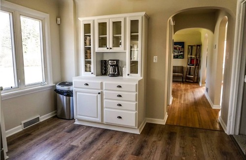 Butte Casa | Lux family retreat, hot tub, specular views. Spacious home on the golf course.