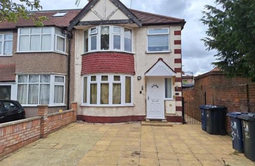 Perivale Apartamento | Lux flat- Sleep 5-2 min walk- Perivale Station