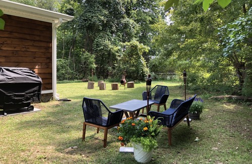 Lake Carmel Chalet De Esquí | Lux Haven Oasis retreat just 1 Hr from NYC Fully Furnished Rental in Carmel, NY!