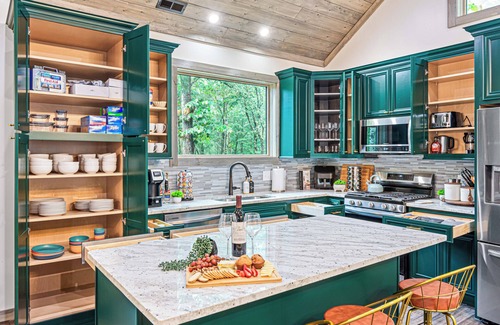 Boone Chalet De Esquí | Lux Home, Hot tub, Firepit, Game & Movie Rooms, Boone-12min