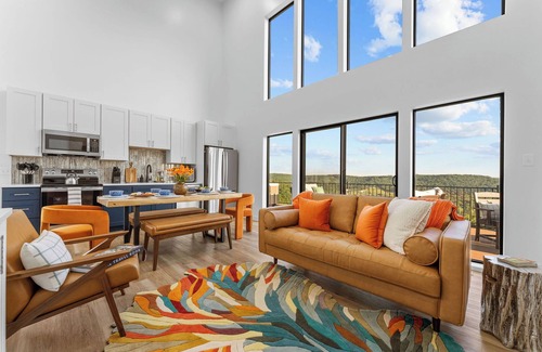 Omaha Casa | Lux Lakeview Pool, Hot Tub, Game Room, EpicViews