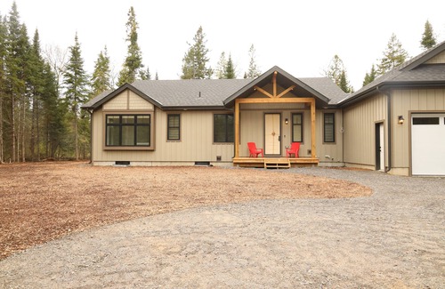 Lake of Bays Casa | Lux Muskoka Cottage Huntsville