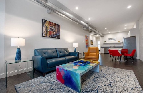 East Market District Apartamento | Lux NULU | Walk to Eats Bars Distilleries Shopping