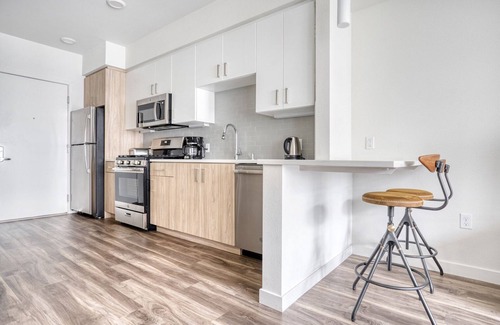 Oakland Ave - Harrison St Apartamento | Lux Oakland Studio w/ Gym, Pool & AC, 2 min walk to Target, by Blueground