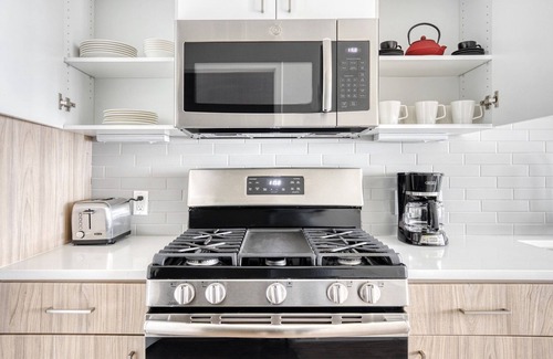 Oakland Ave - Harrison St Apartamento | Lux Oakland Studio w/ Gym, Pool & AC, 2 min walk to Target, by Blueground
