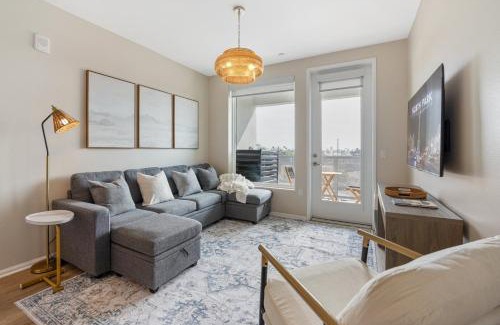 North Park Apartamento | LUX Oasis North Park, King Beds, Workspaces, Parking