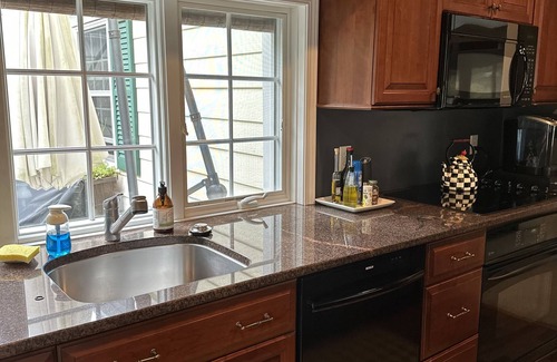 Pittsford Casa | Lux Pittsford Gem Spacious Beautiful interior