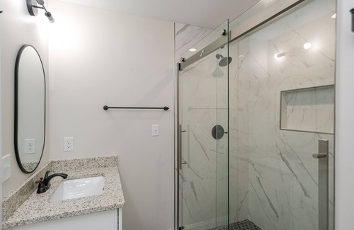 Madison Casa | Lux Retreat Off the Beat 172 A
