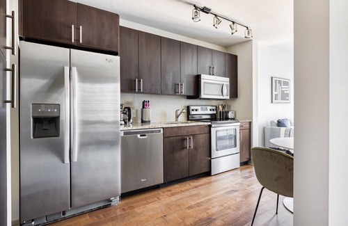 Seaport District Apartamento | Lux Seaport Studio w/ Gym on Harbor by Blueground