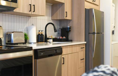 East Liberty Apartamento | LUX Studio King Bed Free Parking PITT CMU