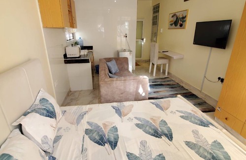 Bamburi Apartamento | Lux Suites Carina Studio Apartments